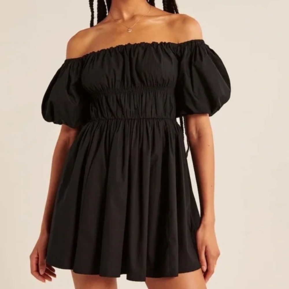 Abercrombie & Fitch Black Off-Shoulder Dress